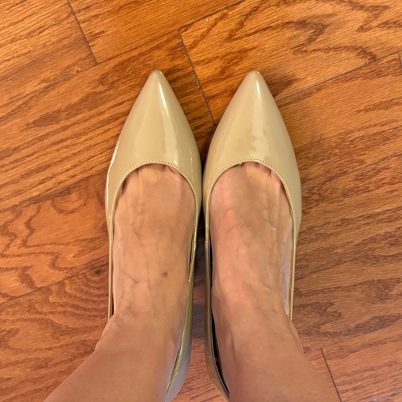 Marc Fisher Women's Patent Neutral Tan/Taupe Heels - Picture 6 of 6